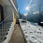 Jagiellonska 7a/1 *